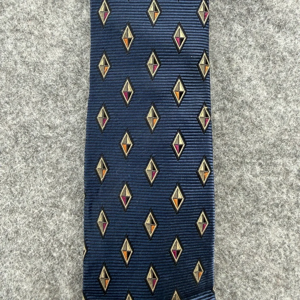 Hickey Freeman Tie 100% Silk Handmade Navy Geometric Diamond Ribbed Silk Necktie